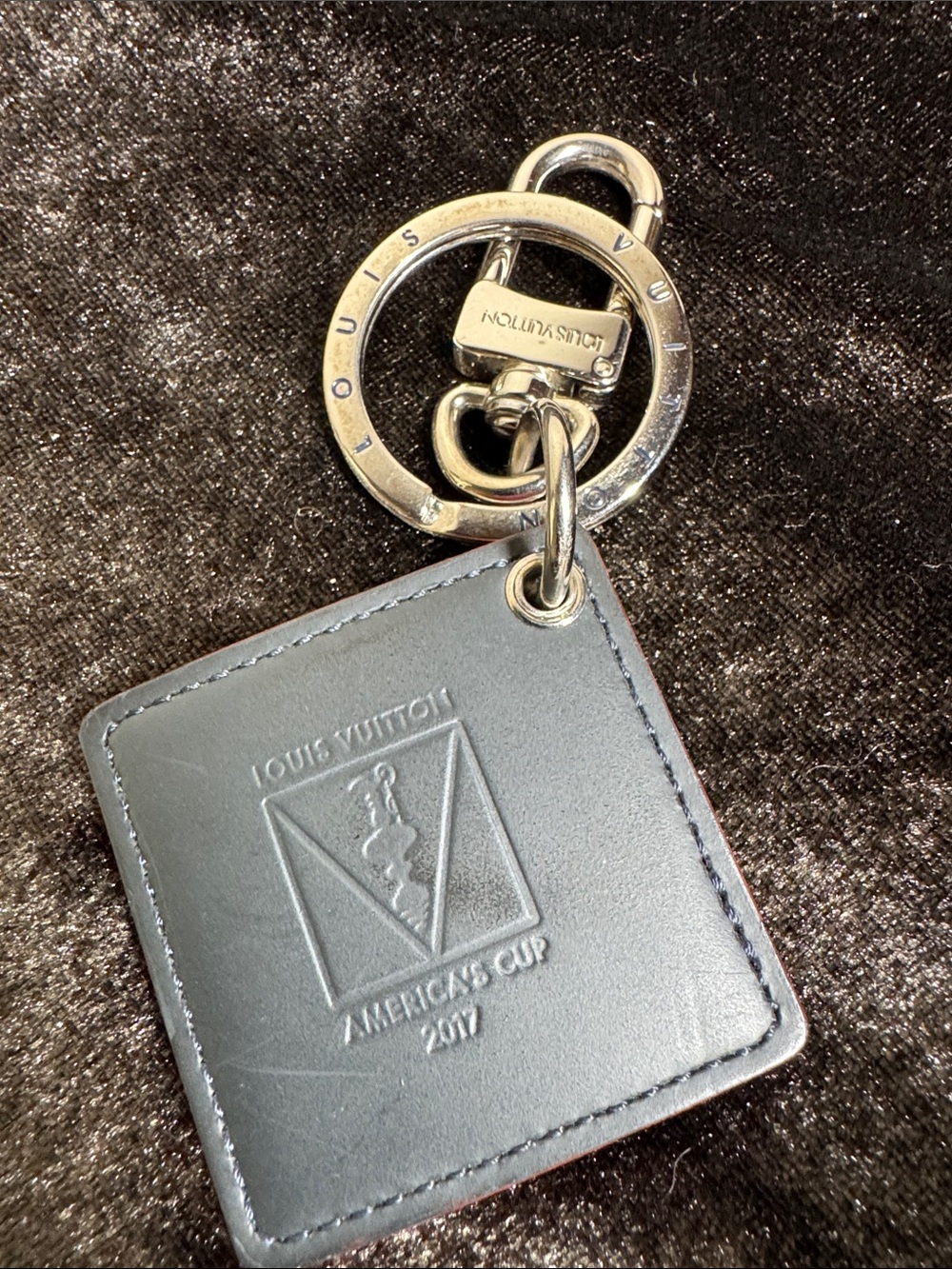 Louis Vuitton Black Leather America's Cup 2017 Key & Card Holder Keyring - Picture 1 of 9